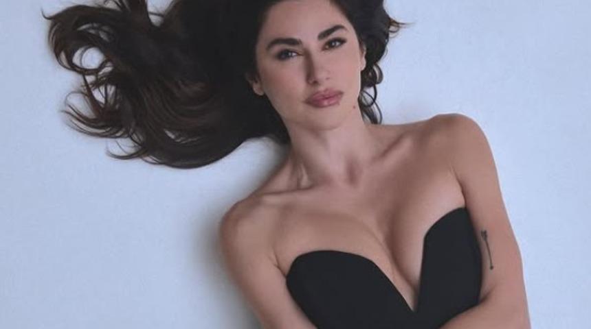 Daha 17'nin Şebnem'i Nesrin Cavadzade sezonu kapatmadı! Siyah bikinisiyle fiziğini sergiledi 