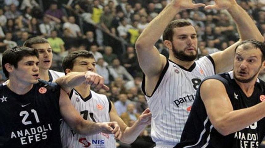 Anadolu Efes galibiyetle başladı!