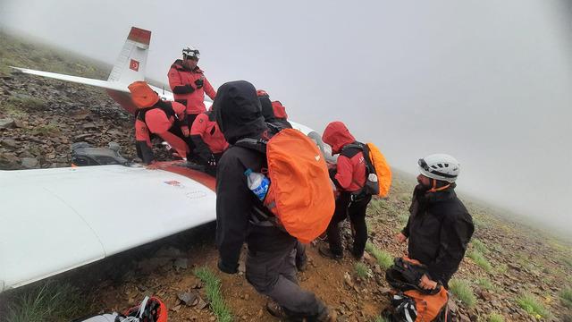 Kaçkar Dağları'nda düşen uçağa ulaşan ekipteki dağcı konuştu: Yolcu pilotu bu sözlerle uyarmış!