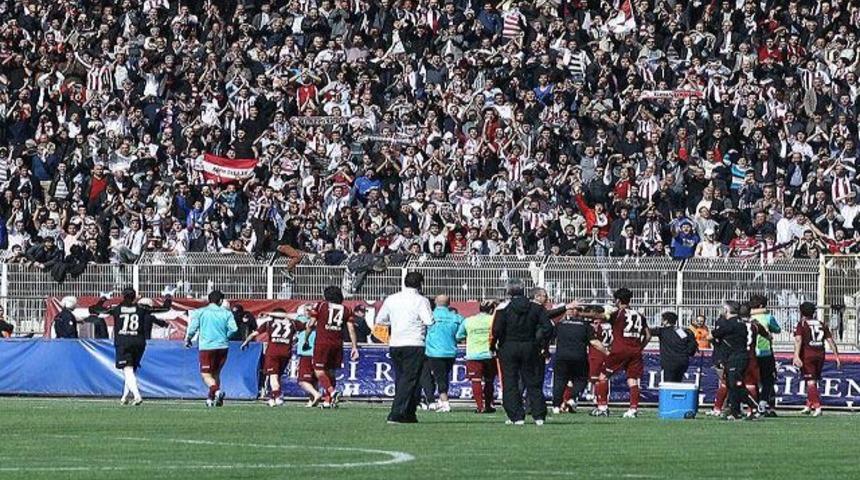 Zirveye Gakkoş damgası!