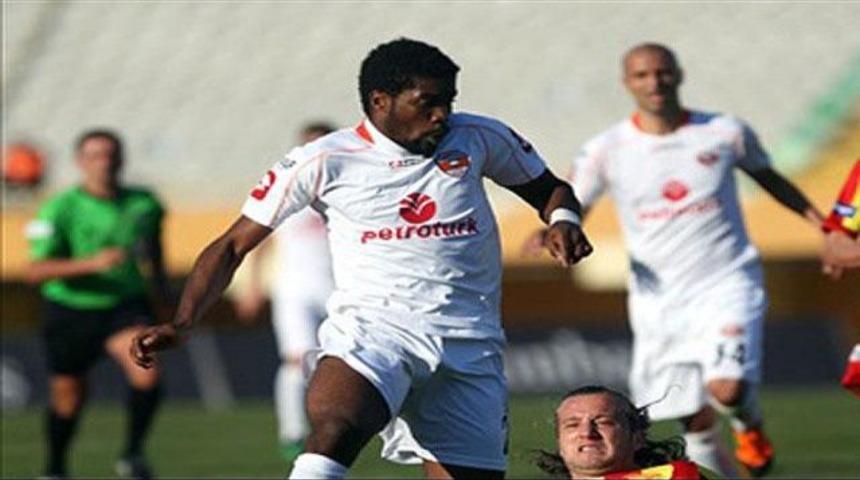 'Pis zenci' olayı 1. Lig'e sı&ccedil;radı!