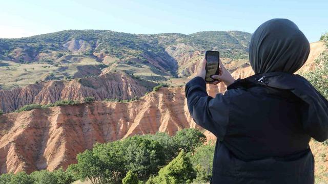 Hem ismi hem de görüntüsüyle dikkat çekiyor, ziyaretçilerine eşsiz manzara sunuyor