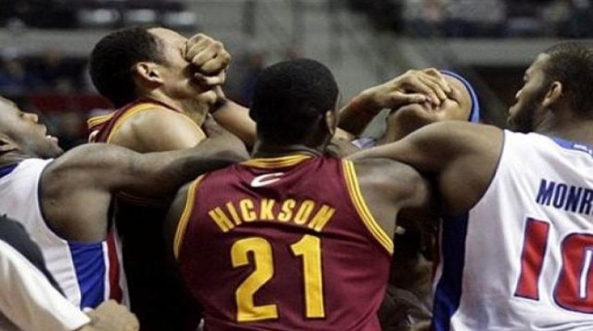 NBA'de kavgalı ma&ccedil;! (İZLEYİN)