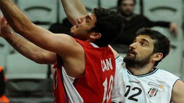 Kartal evinde uçtu!
