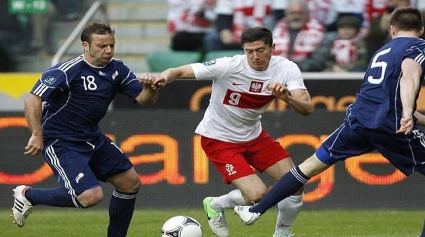 Polonya Lewandowski'ye g&uuml;veniyor!