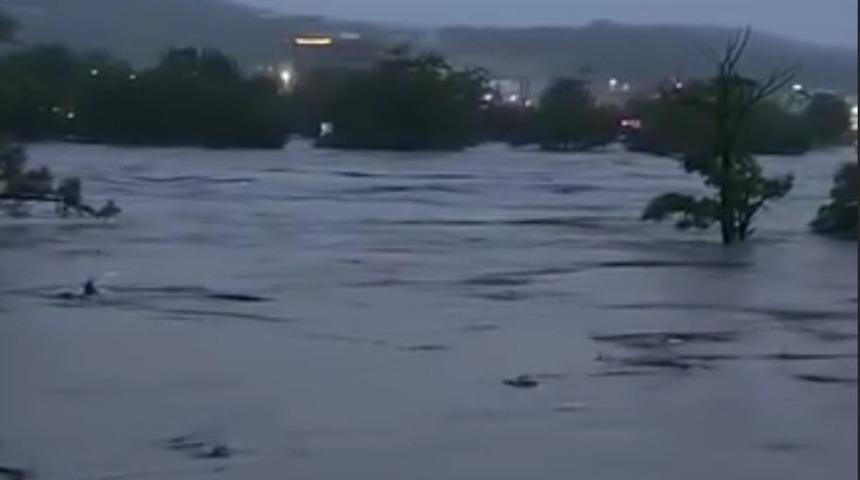 Texas’ta meydana gelen sellerde 24 kişi hayatını kaybetti
