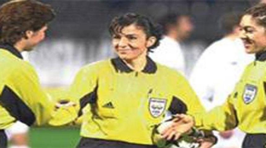 Kadın hakeme s&uuml;per yasak!