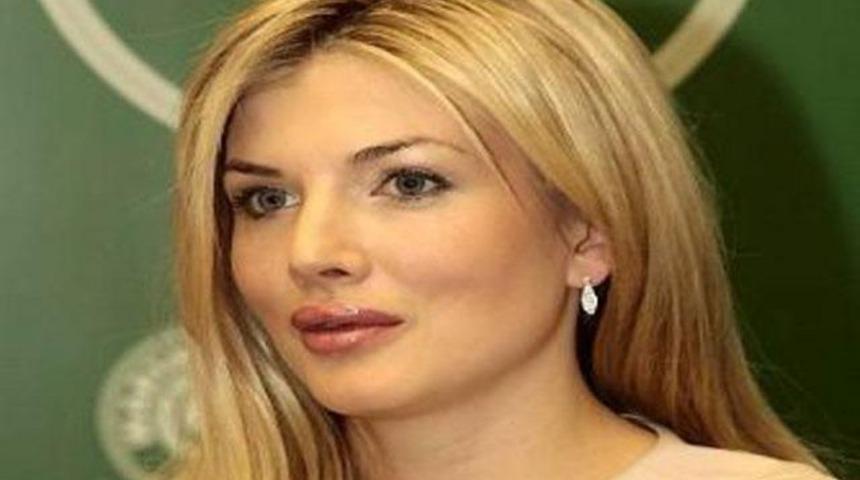 Playboy g&uuml;zeli 'Başkan'