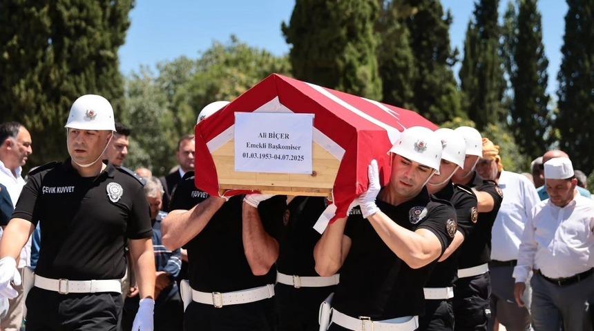 Emekli Emniyet Müdürü Biçer son yolculuğuna resmi törenle uğurlandı