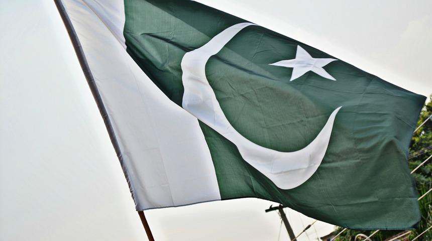 Pakistan'da çöken binada ölü sayısı 16'ya çıktı