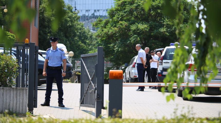 Kosova’da meclis bomba ihbarı nedeniyle boşaltıldı