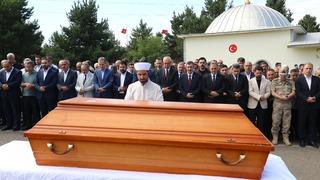 Cumhurbaşkanı Yardımcısı Yılmaz, Bingöl'de yeğeni Şiyar Güneş'in cenazesine katıldı