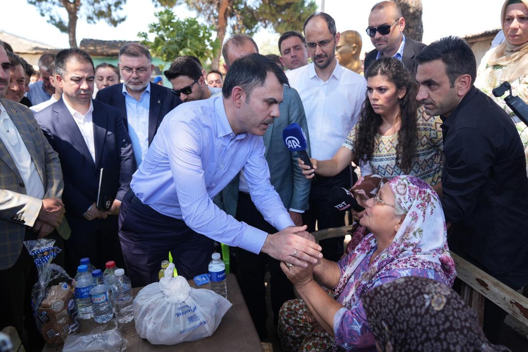 Bakan Kurum dan yangınlarla ilgili açıklama: "8 ilimizde etkilenen toplam bina sayısı bin 168’e ulaştı, devletimizin tüm birimleri sahadadır" 1