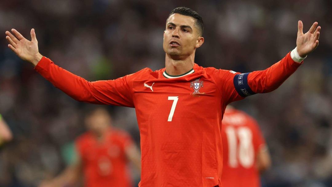 Portekiz de Cristiano Ronaldo depremi! Jota nın cenaze törenine katılmadı... Arkadaşları ağlarken, o denize girdi 1