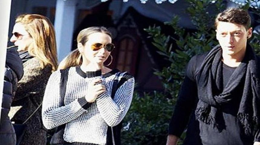 Mesut sevgilisi i&ccedil;in oy istedi..!