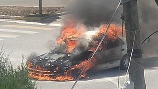 Aksaray'da seyir halindeki otomobil alev alev yandı