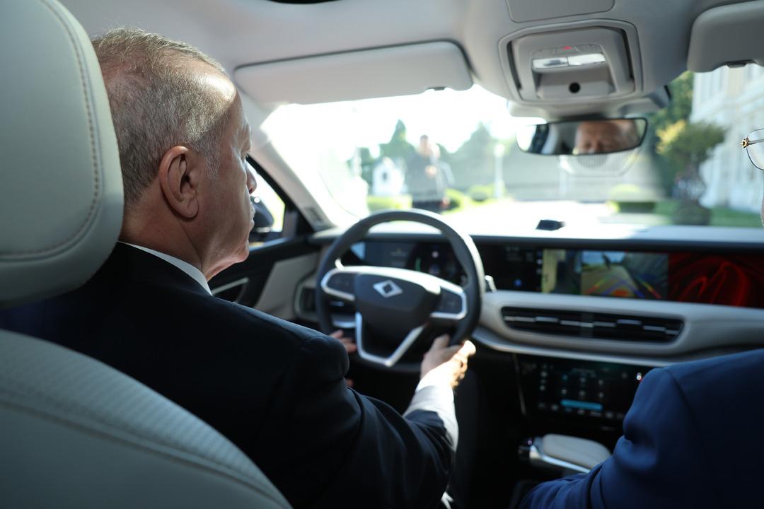  Cumhurbaşkanı Erdoğan, Togg’un yeni modeli T10F’nin test sürüşünü gerçekleştirdi 1