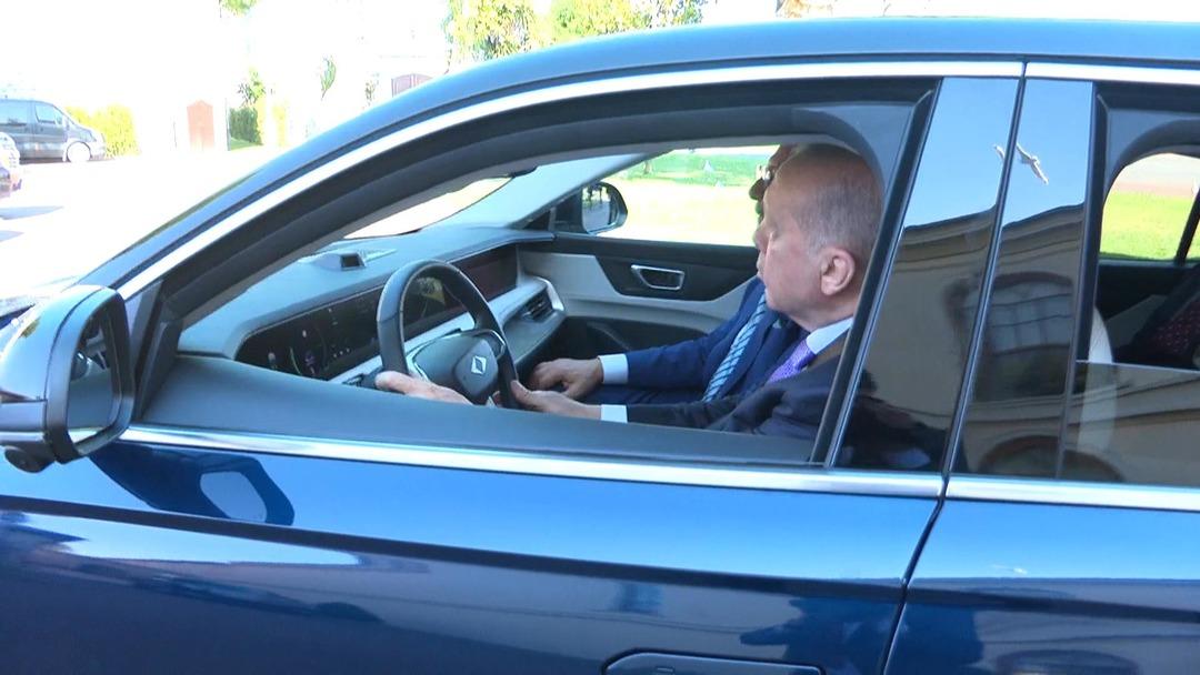  Cumhurbaşkanı Erdoğan, Togg’un yeni modeli T10F’nin test sürüşünü gerçekleştirdi 5