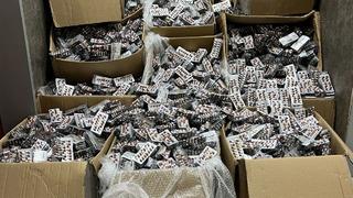 İzmir'de ikametinde 3 bin 252 sentetik ecza ele geçirilen zanlı tutuklandı