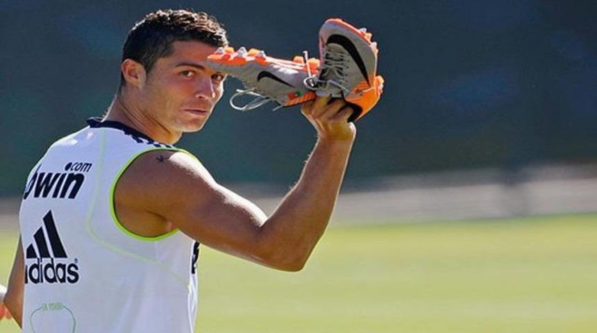 Ronaldo p&uuml;r neşe!