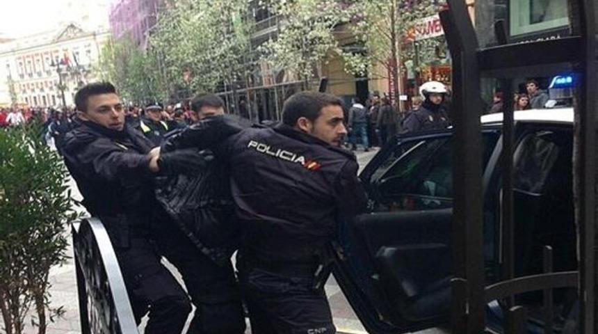 Galatasaray taraftarına polis saldırısı