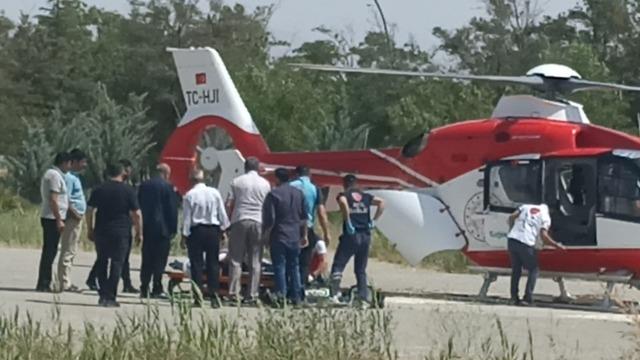70 yaşındaki hasta ambulans helikopter ile Van'a getirildi
