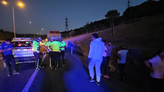 Eyüpsultan'da feci kaza! Motosiklet hafriyat kamyonuna çarptı: 1 ölü, 1 ağır yaralı