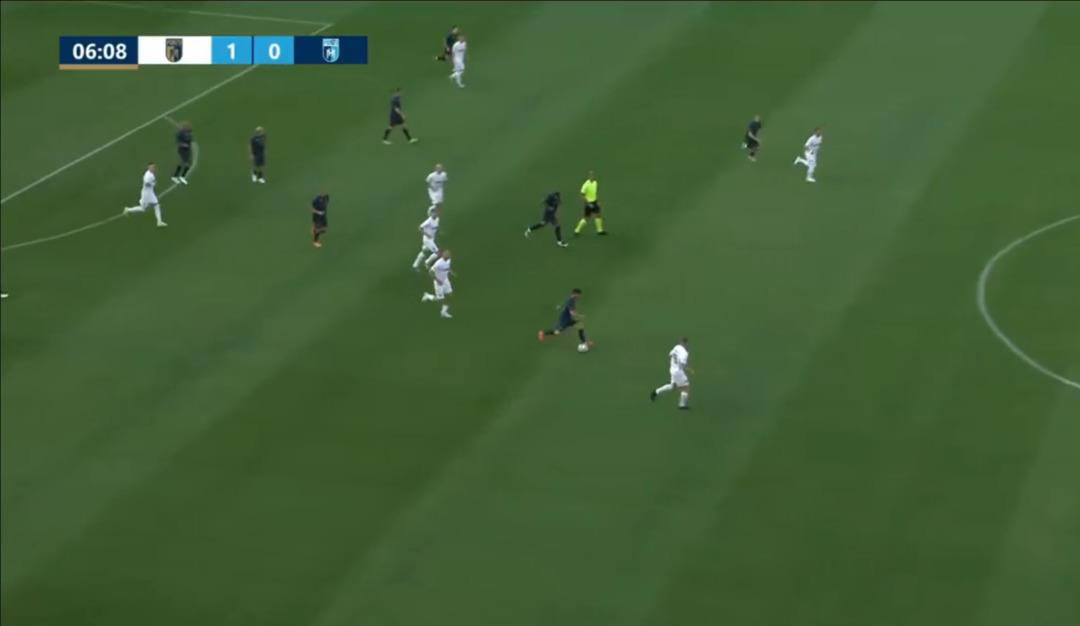 Trabzonspor un eski yıldızı Marek Hamsik in jubile karşılaşmasında Mertens in asisti gözlerin pasını sildi.. 3