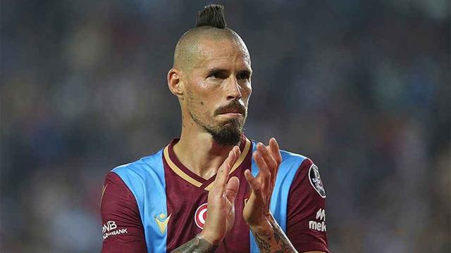 Trabzonspor'un eski yıldızı Marek Hamsik'in jubile karşılaşmasında Mertens'in asisti gözlerin pasını sildi..