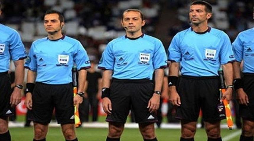 C&uuml;neyt &Ccedil;akır'a FIFA 2014 daveti!