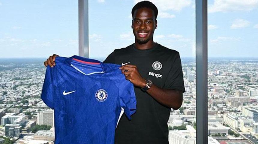 Chelsea altyapısından çıkan yıldız oyuncu Jamie Bynoe-Gittens'a 60 milyon euro verdi! Borussia Dortmund'dan ayrılan oyuncu formayı giydi...