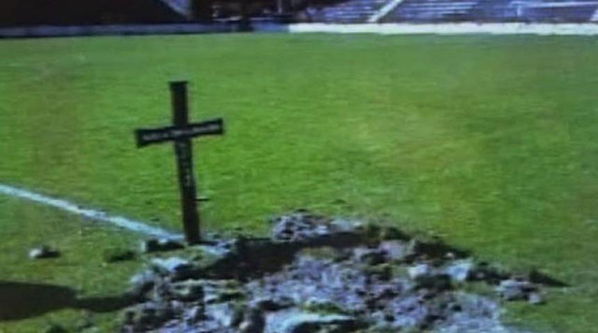 Sahaya mezar kazdılar!