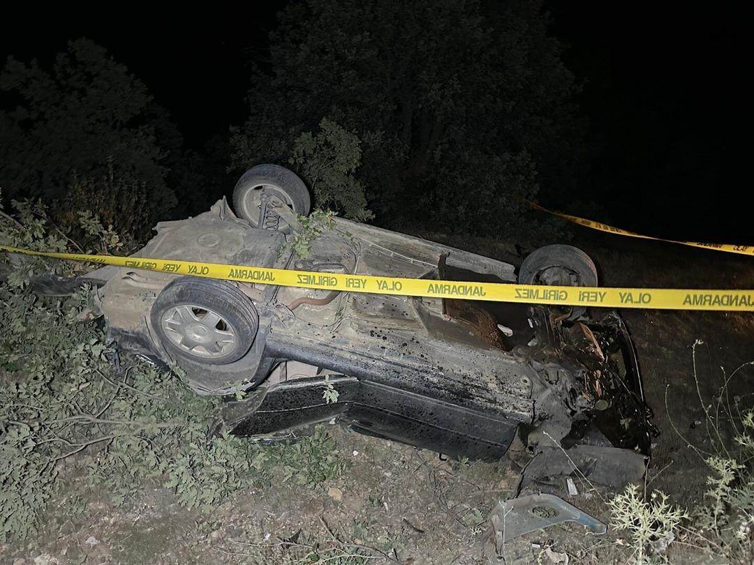 Yer Uşak... Otomobil şarampole devrildi: 1 ölü, 2 yaralı 3