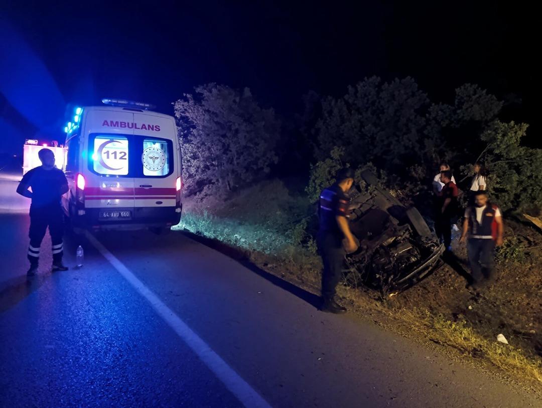 Yer Uşak... Otomobil şarampole devrildi: 1 ölü, 2 yaralı 1