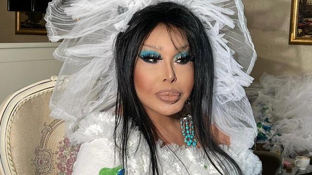 Takısız, makyajsız, sade... Diva'nın bu hali olay oldu