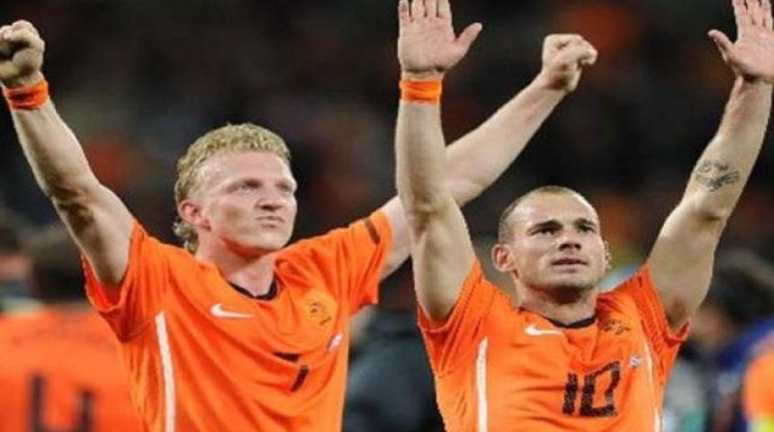 Kuyt ve Sneijder kadroda!