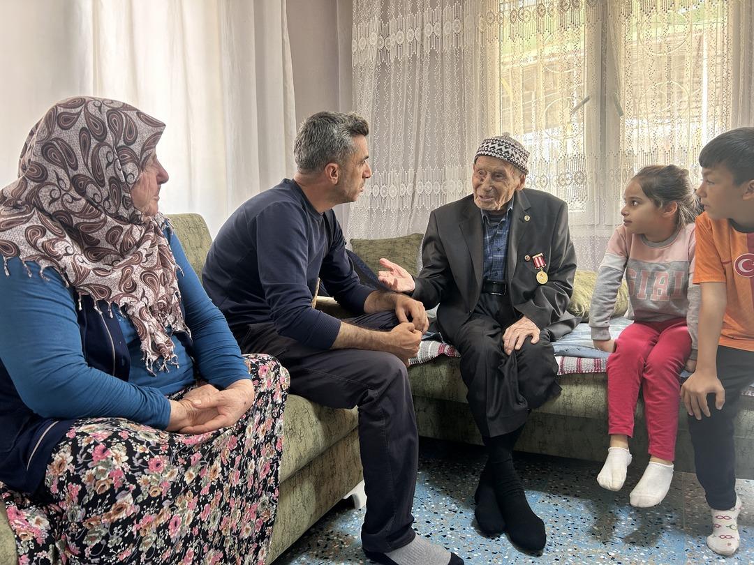 103 yaşında gençlere taş çıkartıyor! Bir gün bile aksatmadan yaptığı tek şey var... 1