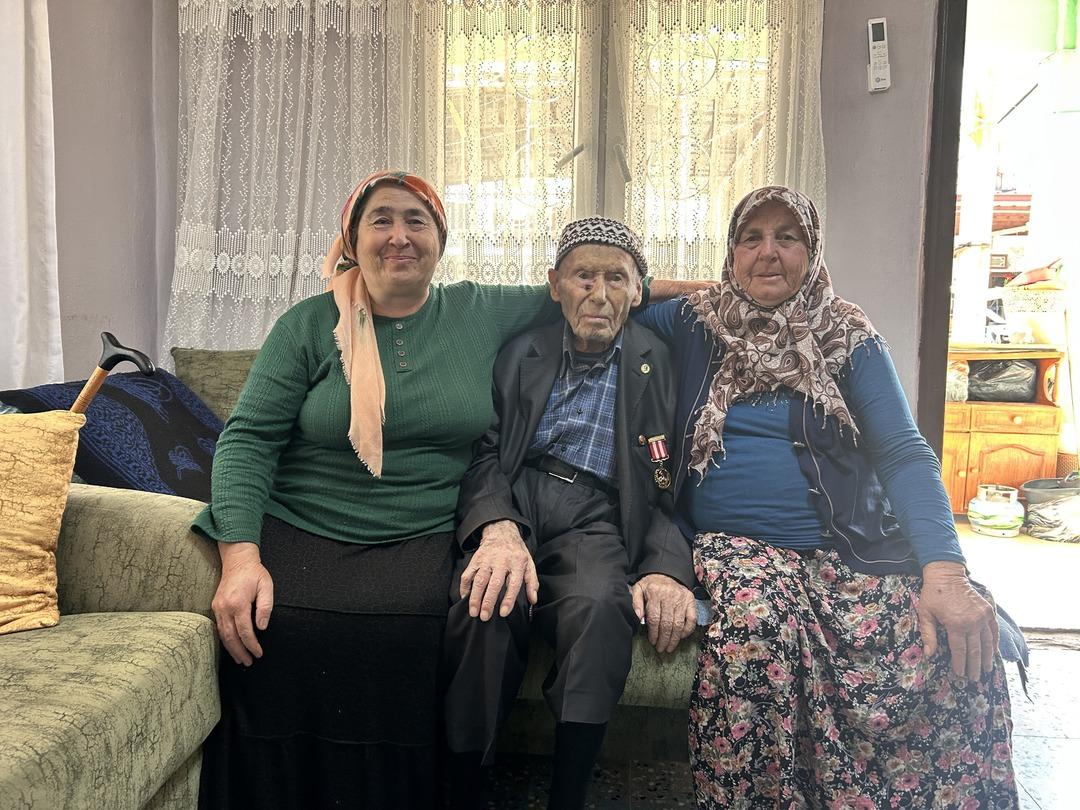 103 yaşında gençlere taş çıkartıyor! Bir gün bile aksatmadan yaptığı tek şey var... 5