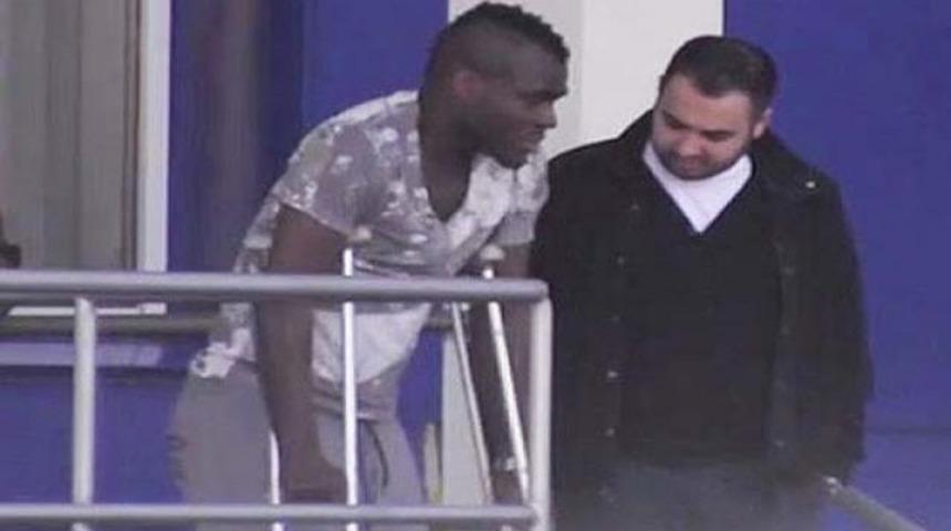Emenike'nin olay fotoğrafına tepki!