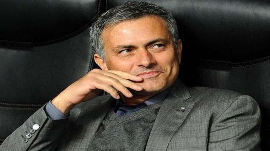 Mourinho resmen Chelsea'de