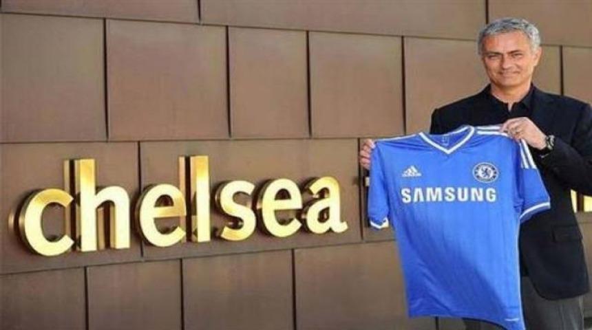 Mourinho r&uuml;ya takımla d&ouml;n&uuml;yor