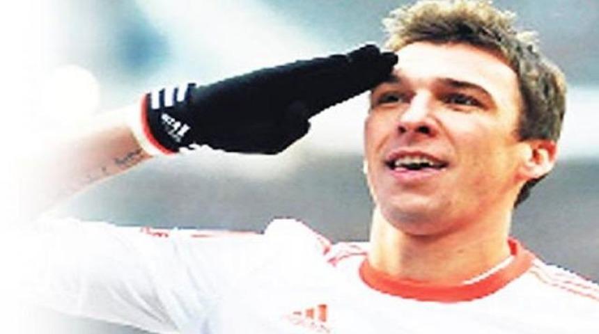 DFB'de asker selamına yasak..!