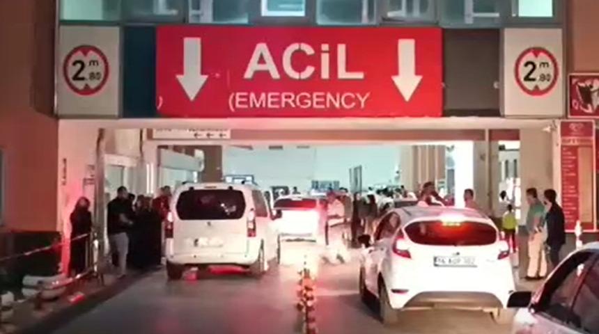 Annesini bıçakla yaralayan kardeşini öldürüldü