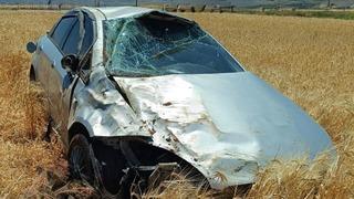 Takla atan otomobilde 4 kişi yaralandı