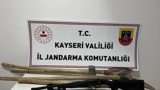 Kayseri'de kaçak kazı yapan 2 şüpheli suçüstü yakalandı