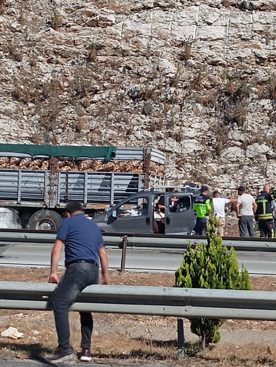 Adana da katliam gibi kaza! 5 kişi hayatını kaybetti 1