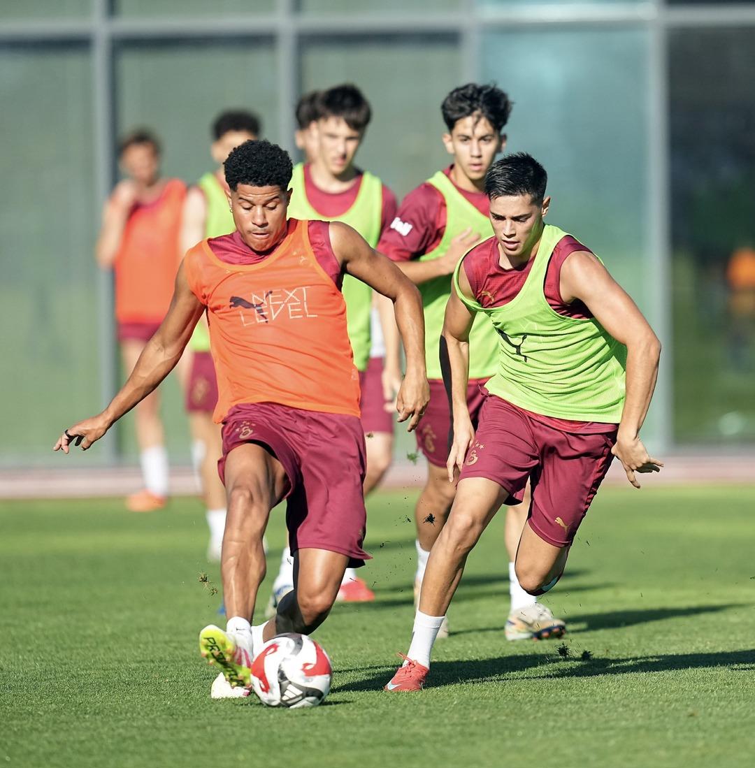 Galatasaray ın hazırlık maçı programı belli oldu! Cimbom 2 ayrı kamp programı hazırladı... 1