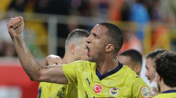 Fenerbahçe'nin yıldız stoperi Becao ayrılabilir! İtalya ve Fransa'dan talipleri olan savunma oyuncusu için Fenerbahçe karar verecek...