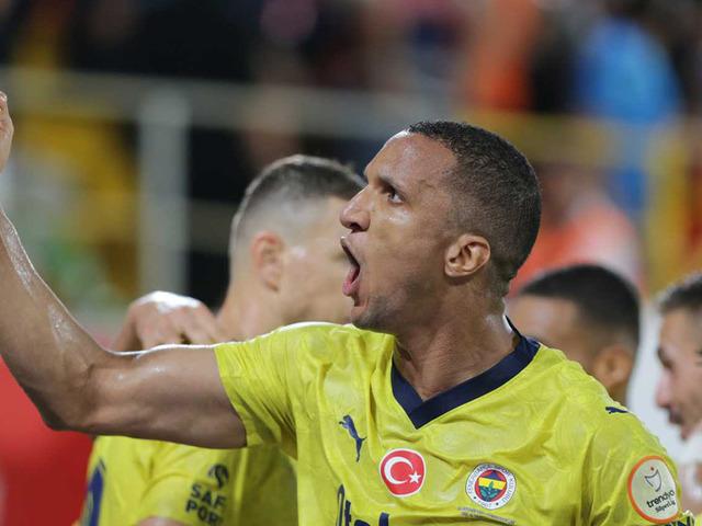 Fenerbahçe'ye İtalya ve Fransa'dan teklifler geldi