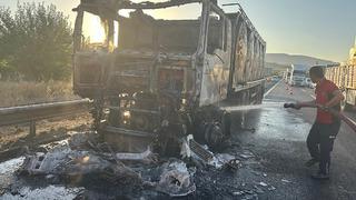 Seyir halindeyken alev alan süt tankeri kullanılamaz hale geldi